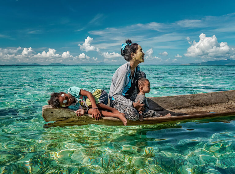 Liu Ming - A-tiny-boat